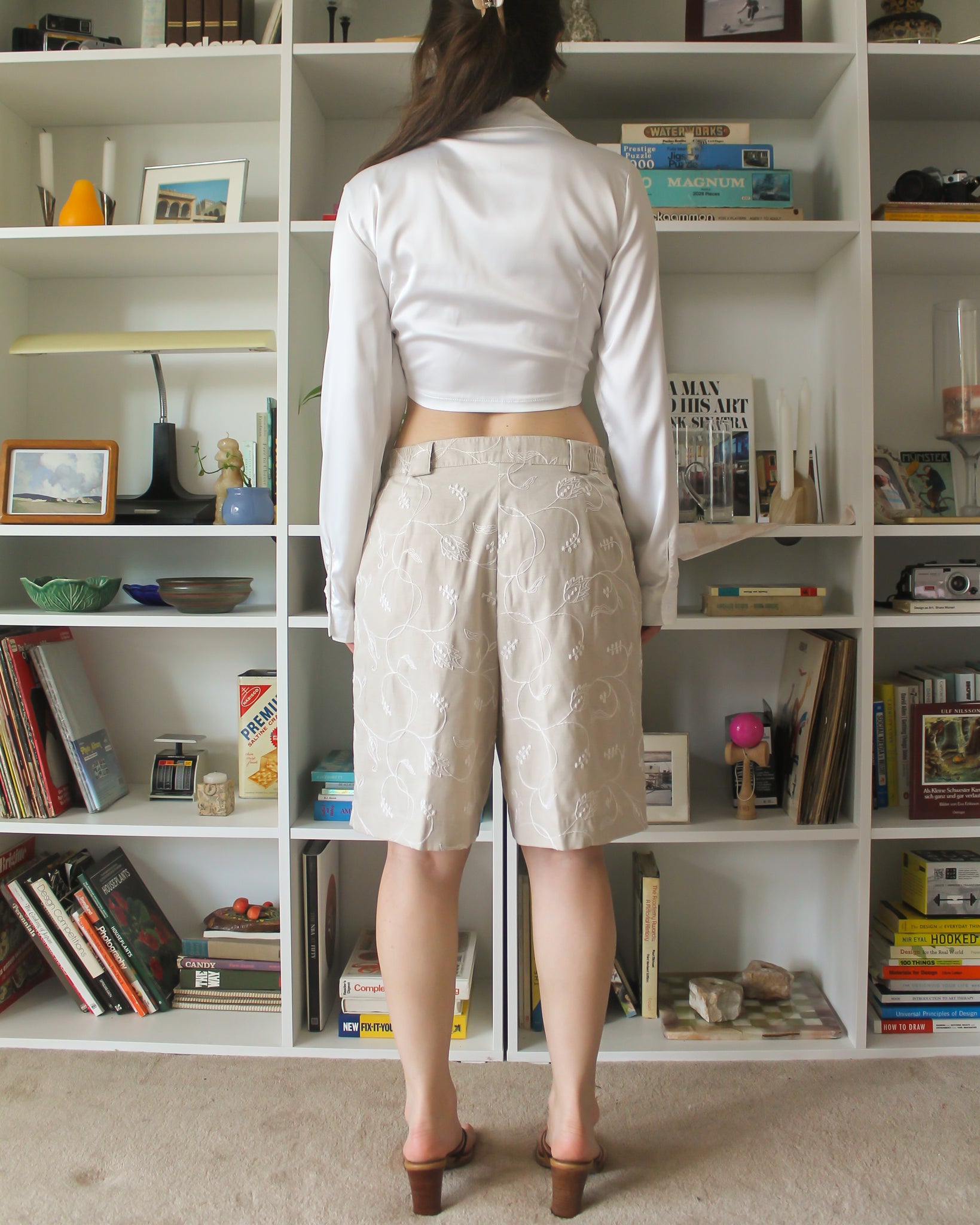 90s Embroidered Linen Shorts (Waist 29")