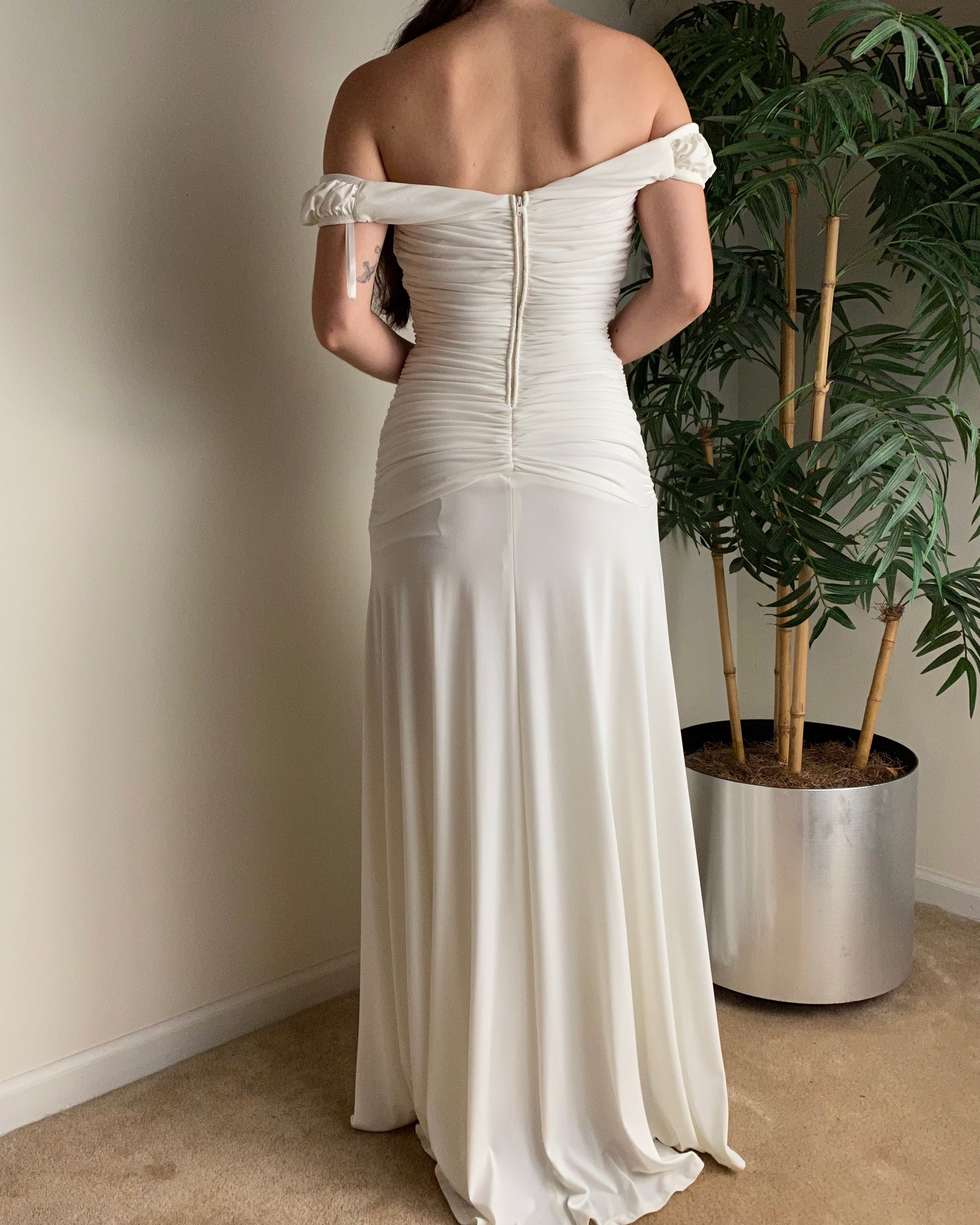 90s Jessica McClintock Ruched Ivory Evening Gown (fits 2/4)