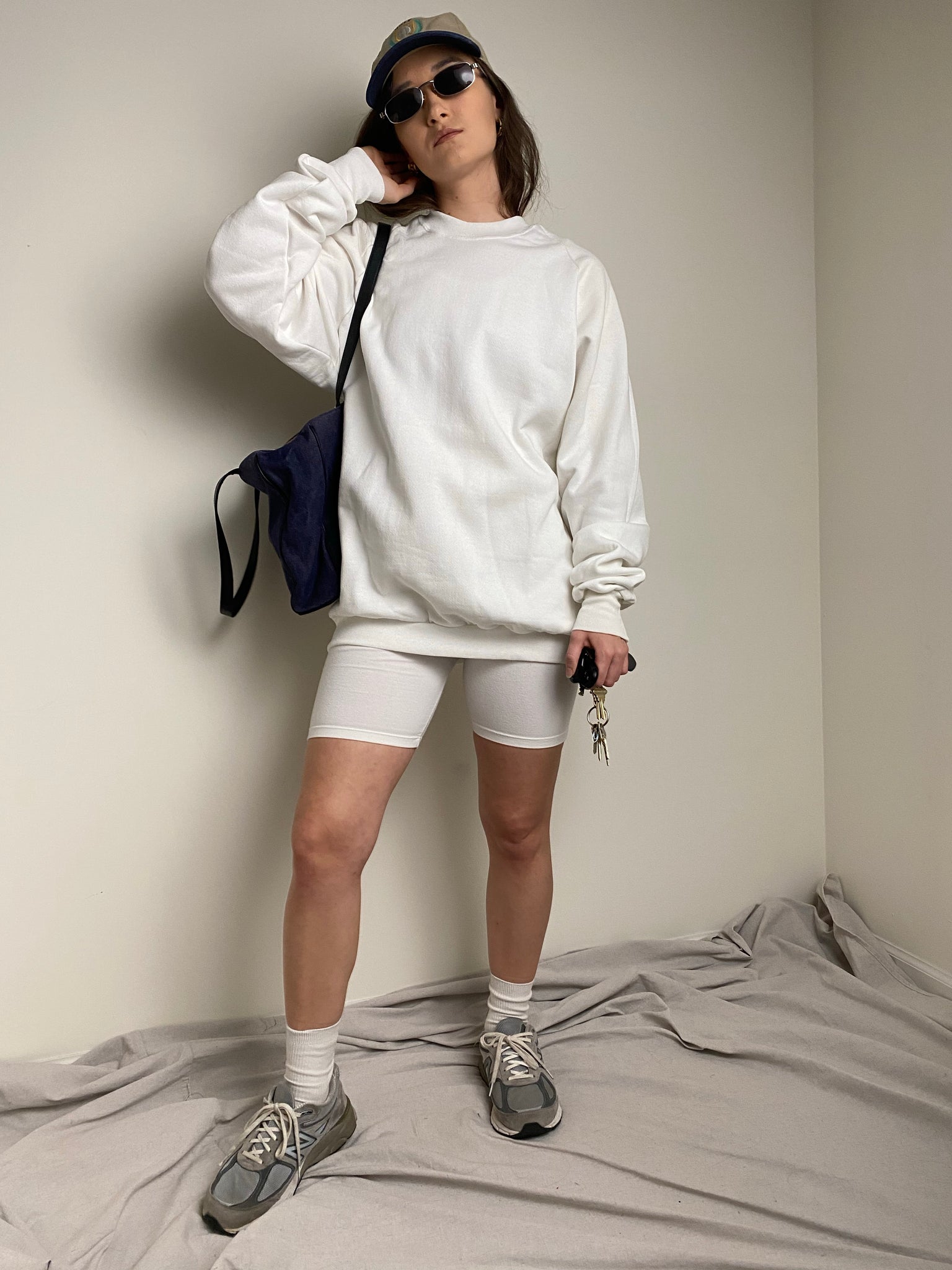 90s Plain White sweatshirt (size XXL)