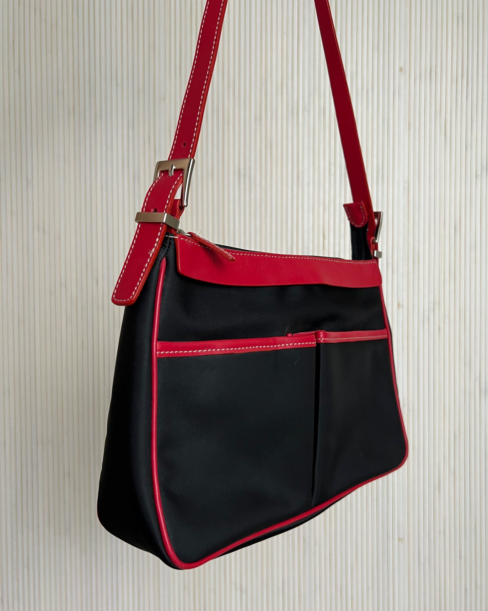 90s Red Trim Cargo Purse