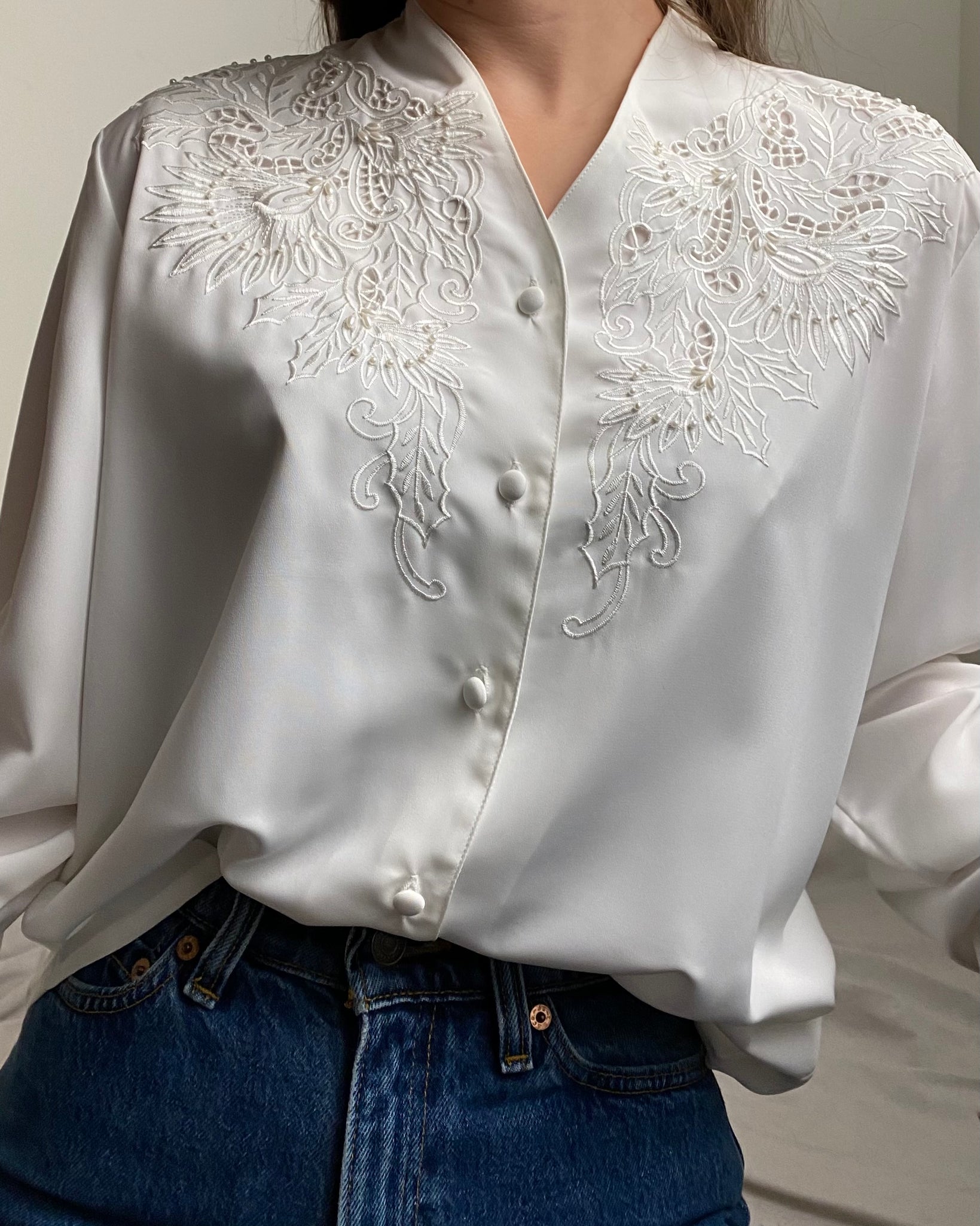80s Kathy Che White Embroidered Blouse (size 14P)
